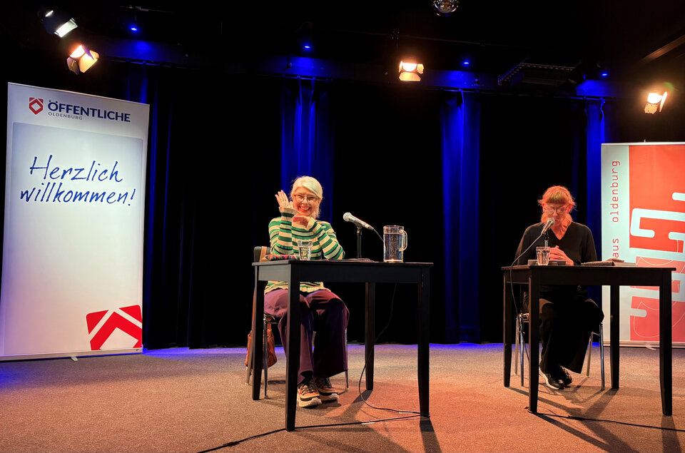 Marica Bodrožić und Monika Eden auf der Bühne beim Literarischen Landgang