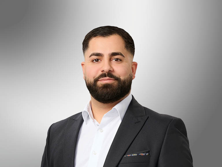 Porträt von Elias Oba